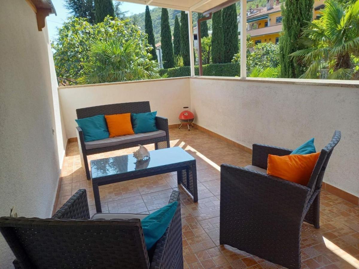 Apartments Lorinda Mošćenička Draga Kamer foto