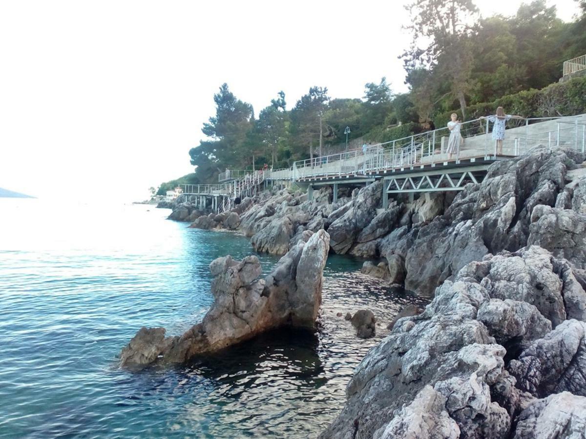 Apartments Lorinda Mošćenička Draga Buitenkant foto